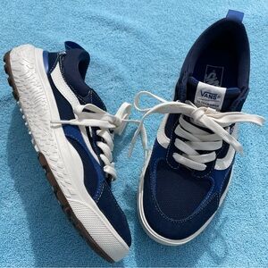 MTE UltraRange Neo VR3 Shoe - Blue size 9.5 Men's / 11 Women's *Has Flaws*